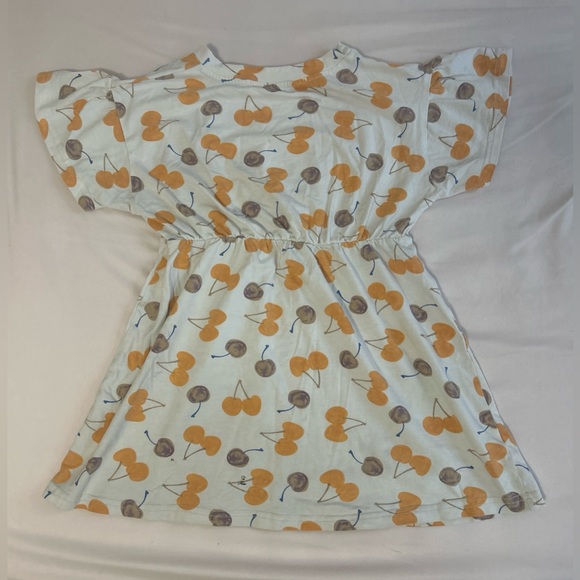 Cherry Print Top. - Picture 2 of 3